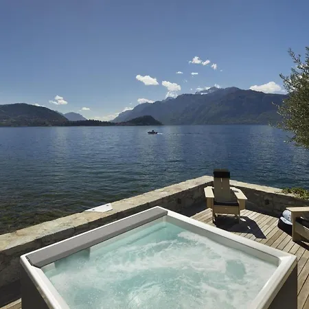 Incredibly Luxurious For 16 Guests With Pool And Jacuzzi Holiday home