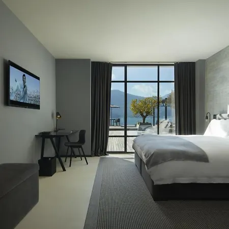 Incredibly Luxurious For 16 Guests With Pool And Jacuzzi Holiday home *