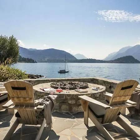 Incredibly Luxurious For 16 Guests With Pool And Jacuzzi Holiday home *